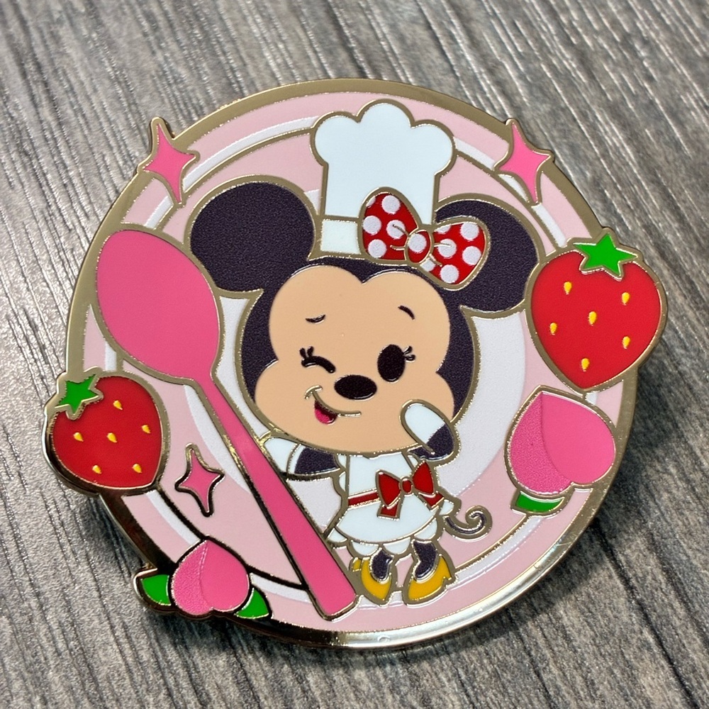 Disney 2026 Mickey and Friends Blind Box Pin- Minnie Mouse